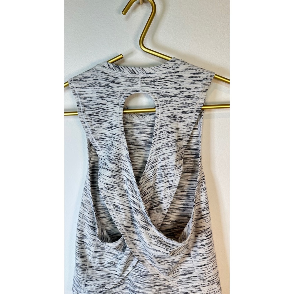 Lululemon Fast as Light Muscle Tank Crop Size 4 - Picture 11 of 13